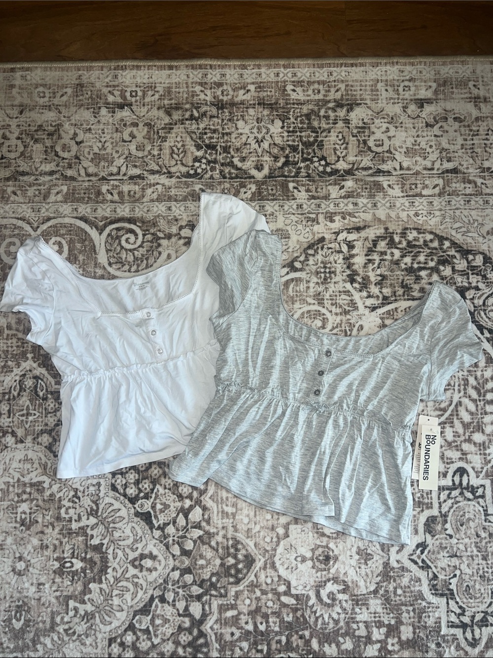 No Boundaries Scoop Neck Peplum Crop Top - White & Light Gray